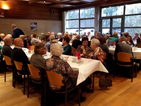 120 senioren op 75+ feest