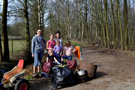 5 zakken zwerfvuil in Bloemelingen en Stukken