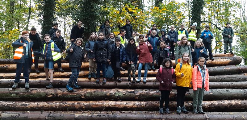Zesdejaars van De Brug op openluchtklas