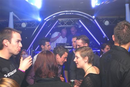 700 feestvierders op Reunion Party