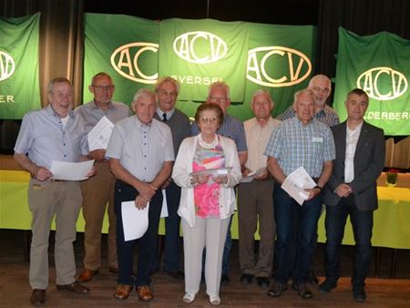 ACV huldigt trouwe leden