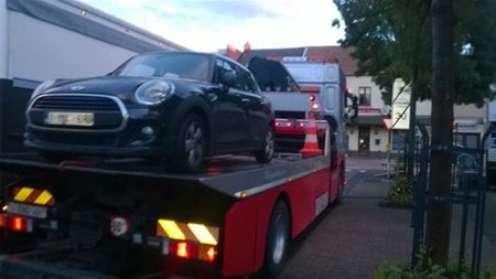 Auto's getakeld voor kermis