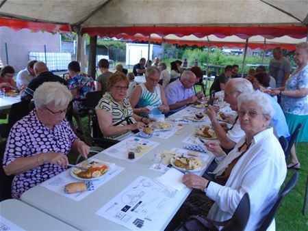 Barbecue bij buurt H. Rita