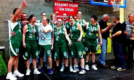 Basketdames van Zolder winnen beker