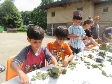 Beeldhouwen en een expositieluchtbel