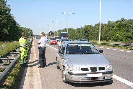 Bestuurder onwel, auto in de vangrails