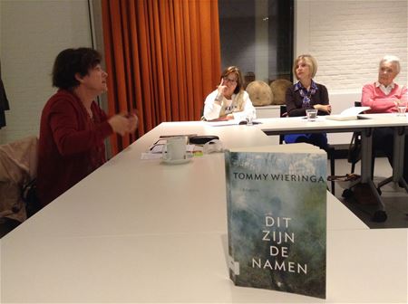 Boek van Tommy Wieringa in de leeskring