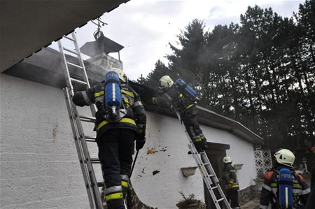 Brand door geknoei met wespennest