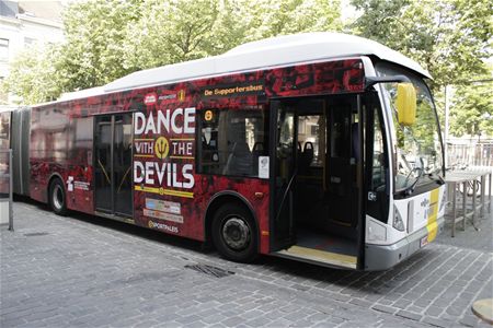 Brandweer wint supportersbus van De Lijn