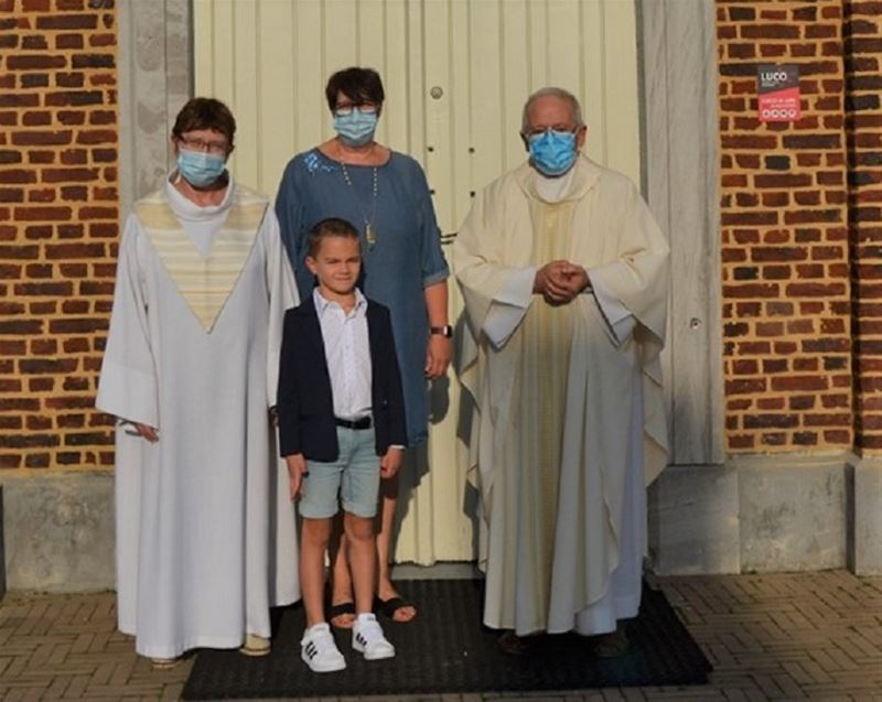 Brent is de eerste communicant in Viversel