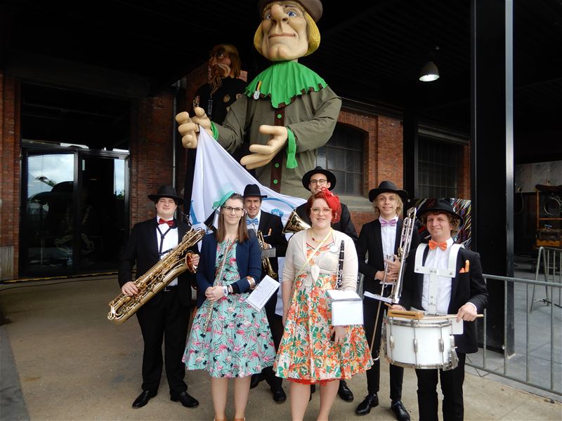 Buitengebeuren Mijn-Kracht lijdt onder het weer