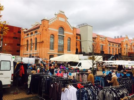 Cadeautjesjacht op laatste markt van het jaar