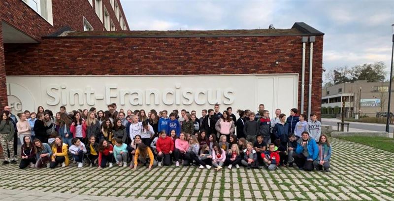 Collegeleerlingen op skireis naar het Ahrntal