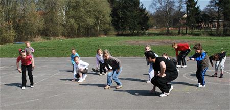 Dansen en stoeien op Buitenspeeldag