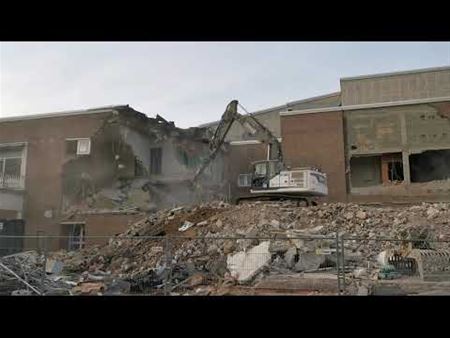 De afbraak van de oude Muze vordert