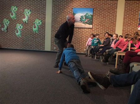 De Dinoverhalen van Bart Demyttenaere