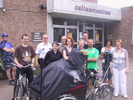 Dimitri Leue fietsend ingehaald