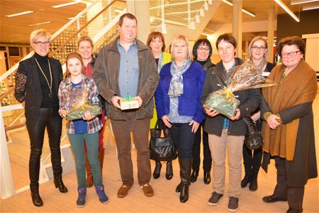 Drie prijswinnaars van de bibwedstrijd