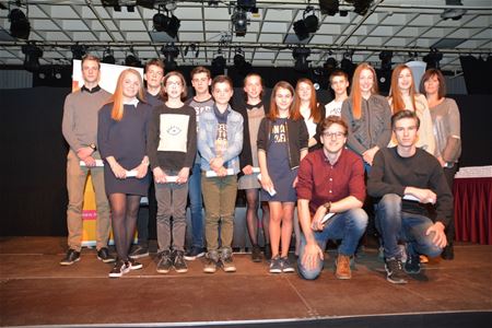 Druk bijgewoonde parade van vele kampioenen