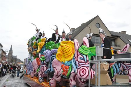 Duizenden toeschouwers voor Heusdense stoet