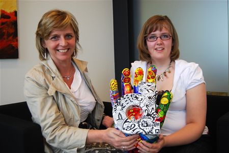 Een kleurrijke hand tegen geweld