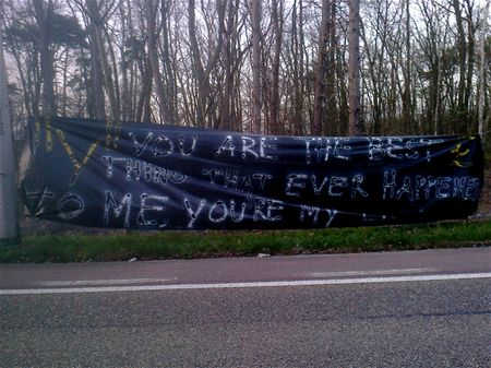 Een spandoek in plaats van een brief?