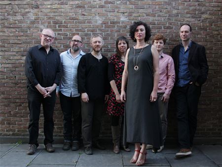 Elénor geeft ingetogen concert