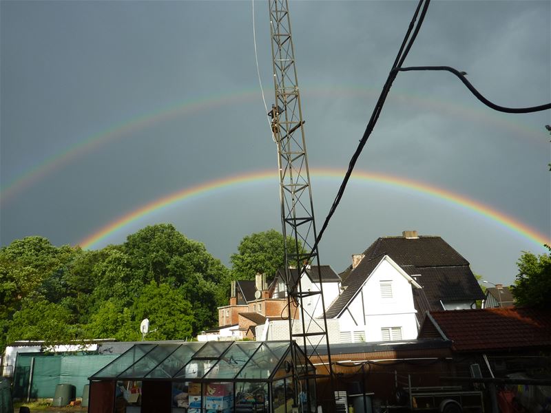 En daar verscheen hij ...