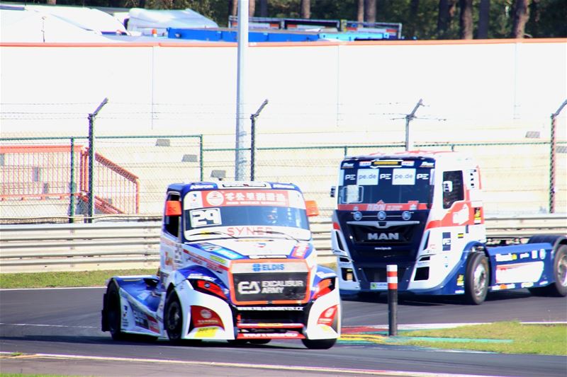 En ook de trucks scheurden weer over 't circuit