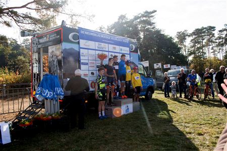 Eversel: Timo Kielich en Shana Maes aan het feest