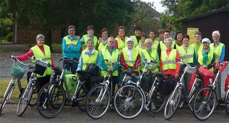 Femma-dames fietsen 3 dagen door Nederland