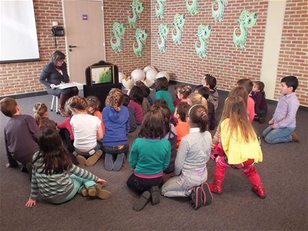 Geboeid luisteren naar een verhaal