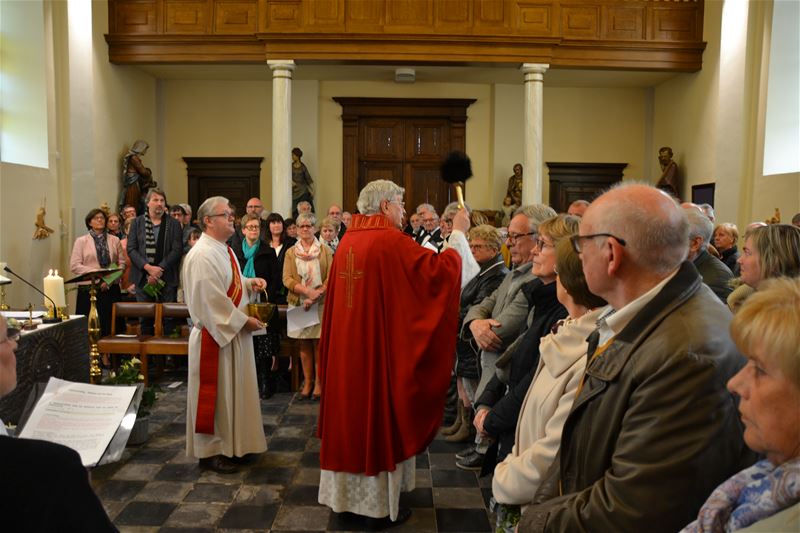 Gerestaureerde kerk van Viversel is ingezegend