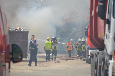 Graafmachine vat vuur bij Van Gansewinkel