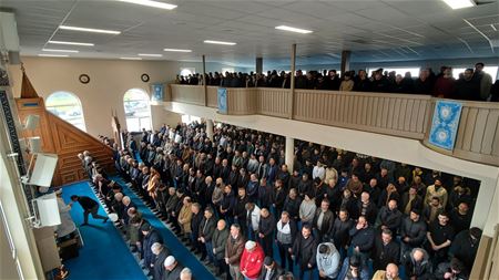 Grondwettelijk Hof geef moskeeën deels gelijk