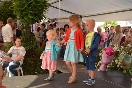 Heusden-kermis met modeshow, concert en koers