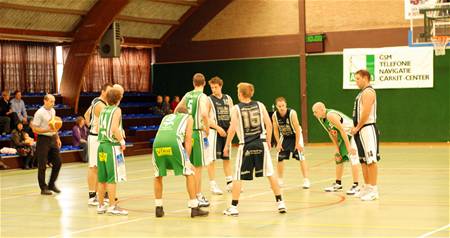 Heusden wint spannende derby