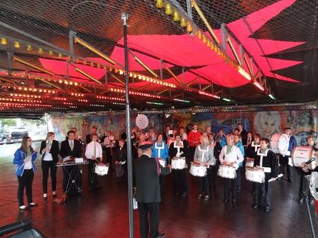 Historische kermisopening bij de botsauto's