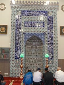 Homans wil gemeenten horen over Diyanet-moskeeën