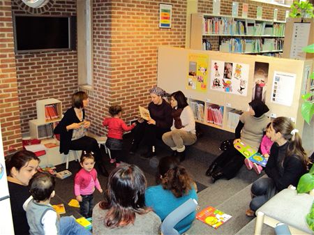 Hupsakee op bezoek in de bib