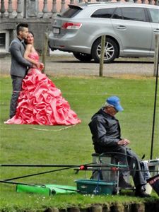 Ieder hengelt op zijn manier