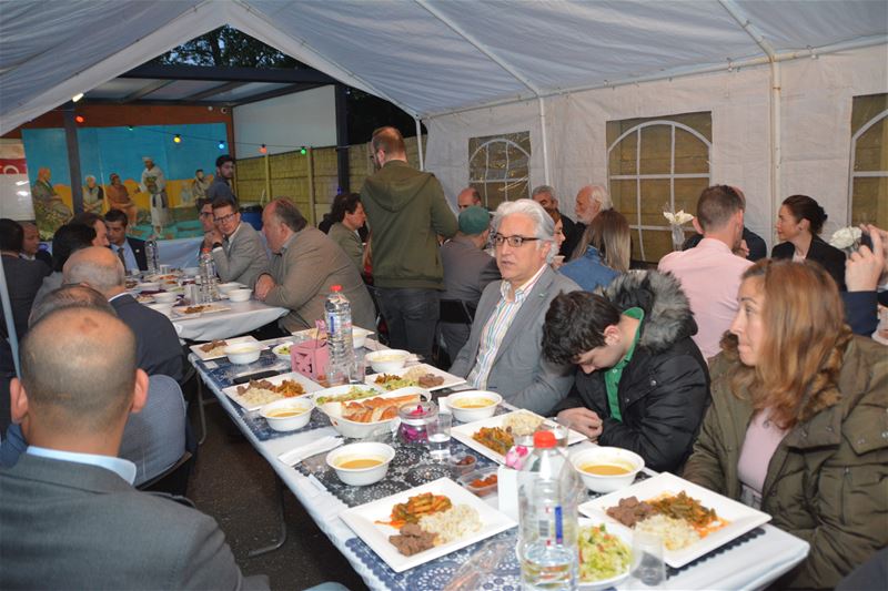 Iftar om bruggen te slaan