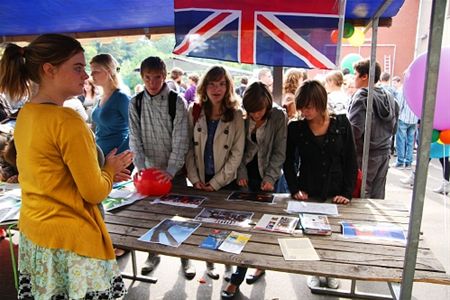 Infomarkt voor collegeleerlingen