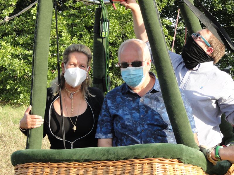 Johan en Jacqueline vieren zilver in de lucht