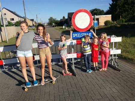 Jong en oud speelt in Padbroekweg