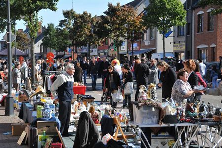 Jubileumbraderie kreeg massa bezoekers