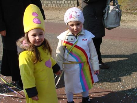 Kleuters palmen straten van Berkenbos in