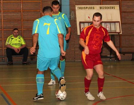 Kop- tegen staartploeg in zaalvoetbal