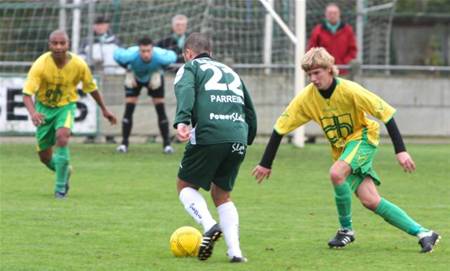 KVV slikt  2 rode kaarten en 6 goals