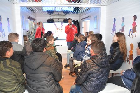 Leerlingen leren de 112 bellen